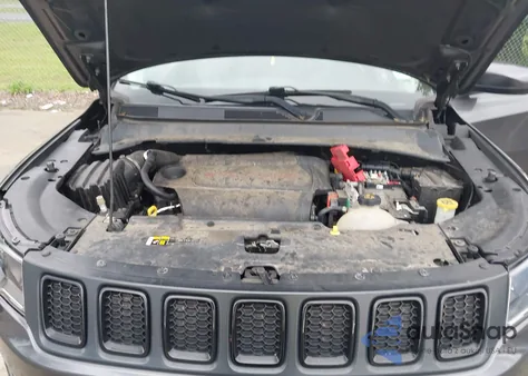 2019 Jeep Compass Latitude из США, поврежденный, VIN 3C4NJDBB1KT746116